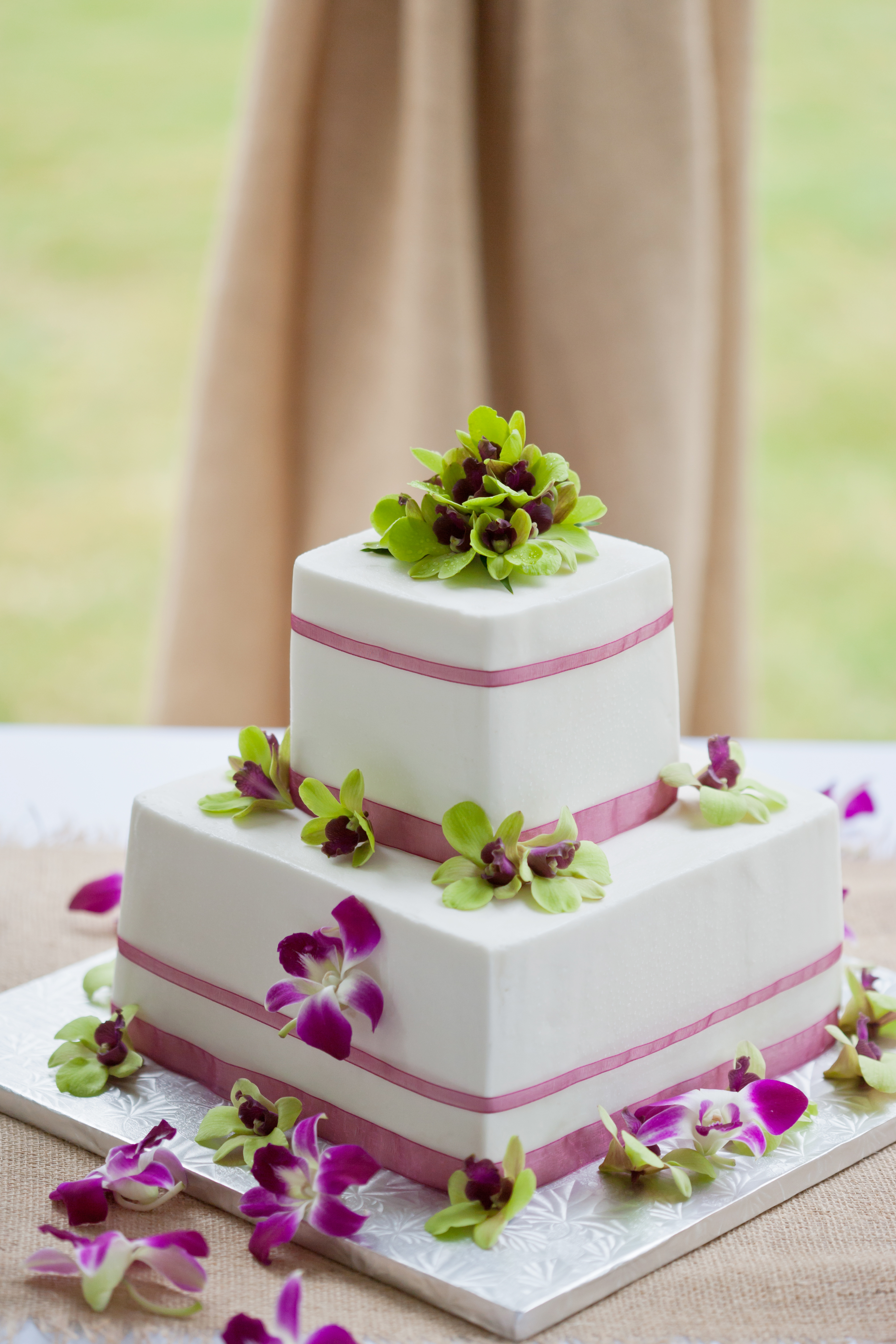Orchid cake flowers