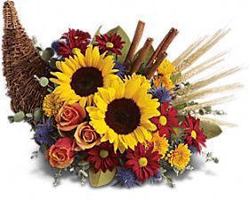 Make The Cornucopia The Centerpiece Of Your Thanksgiving Dinner Table Peoples Flowers