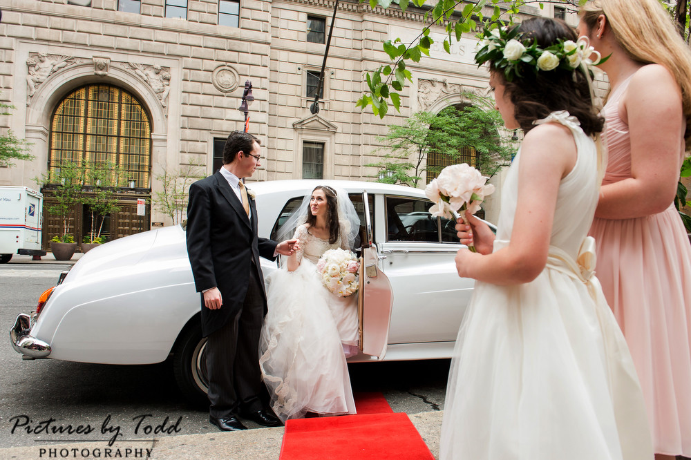 bride and groom arrive at Union League