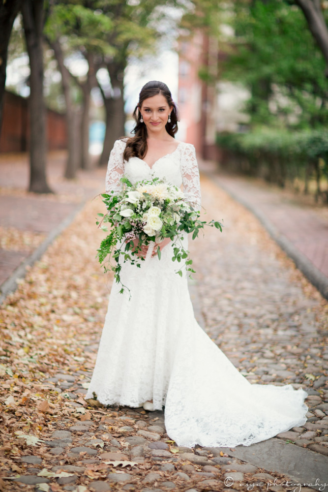 bride with wildflower bouquet